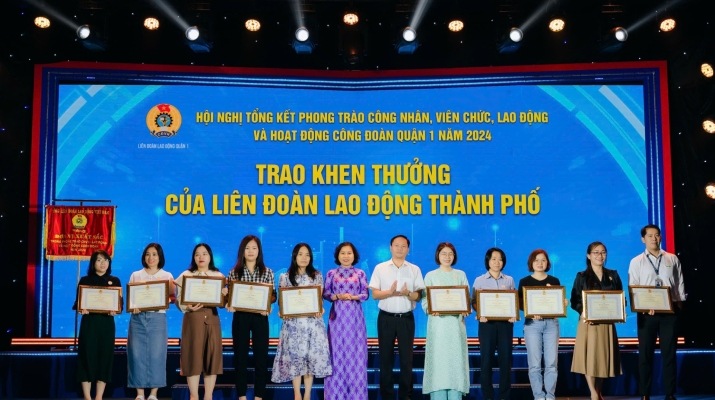 AP SAIGON PETRO VINH DỰ NHẬN BẰNG KHEN CỦA LIÊN ĐOÀN LAO ĐỘNG TP.HCM